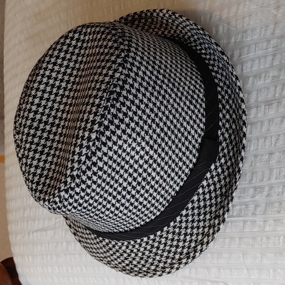 Le Chateau NWOT Black & White Herringbone Fedora - Picture 4 of 11
